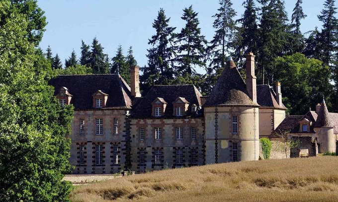 Pontgouin Bed & Breakfast | Château de La Rivière