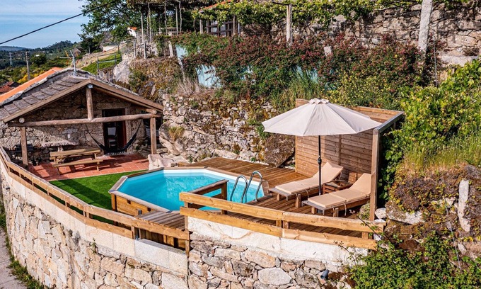 Moncao Ski Chalet | Chalé dos Penedos, peace and quiet and private pool