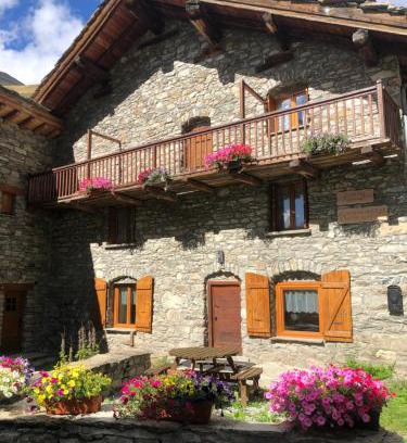 Bonneval-sur-Arc Ski Chalet | Chalet 3 Céline 6 personnes Vieux Village