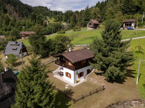 Zovello Ski Chalet | Chalet Alla Fonte - Wi-Fi, Netflix, Barbecue, Parking Space, a 3 minuti dallo Zoncolan