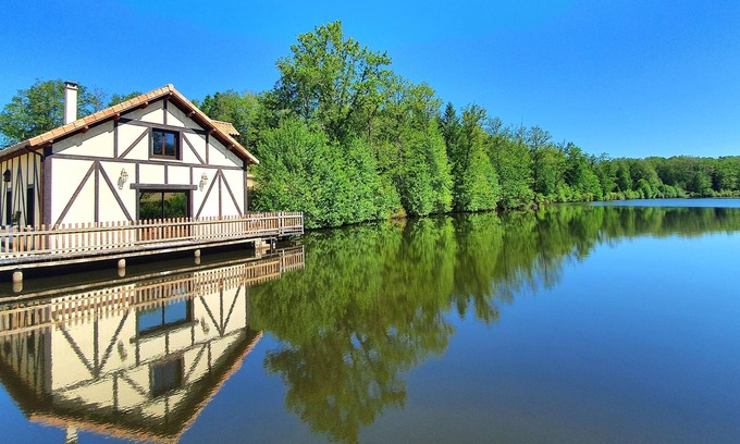 Saint-Estephe Ski Chalet | Chalet avec Terrasse sur Étang de pêche privé à Saint-Estèphe en Périgord