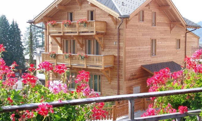 Villars-sur-Ollon Apartment | CHALET BALTHAZAR 4 - LUXURY APARTMENT, CENTRAL VILLARS 100 METRES FROM SKI TRAIN