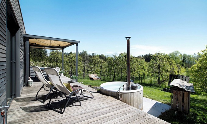 Horgenzell House | Chalet 'Bodensee Oberschwaben' with Private Terrace, Private Garden and Wi-Fi