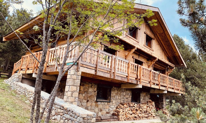Les Angles Ski Chalet | CHALET DE STANDING DE 180M2 AUX ANGLES -terrain🌲-Billard 🎱salle ciné 🎥🍿