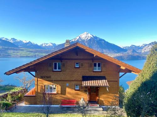 Sigriswil Ski Chalet | CHALET EGGLEN "Typical Swiss House, Best Views, Private Jacuzzi"