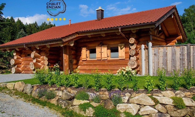 Arnbruck Apartment | Chalet Enzian Bayerwald, 5 stars, with private whirlpool and sauna