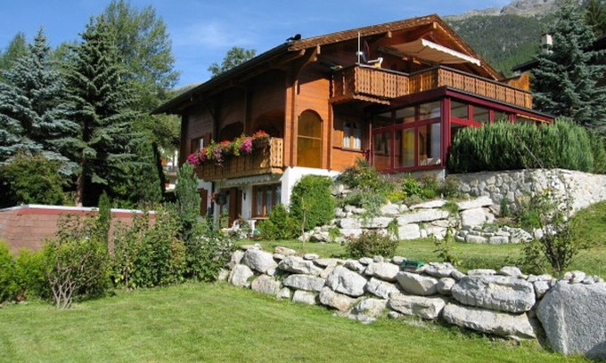 St. Niklaus Apartment | Chalet Grächen / St. Niklaus with a panoramic view of several four-thousanders