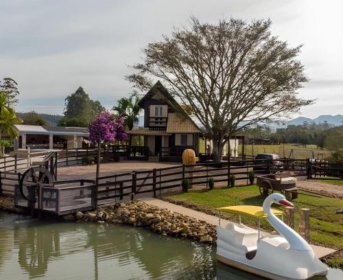 Nova Veneza House | @Chalet.Home