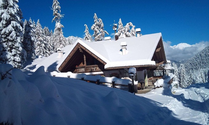 Neustift Im Stubaital Cottage | Chalet in Stubaital by Ski Slope & Sauna