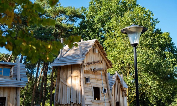 Knegsel Ski Chalet | Chalet in Brabant With Spacious Garden