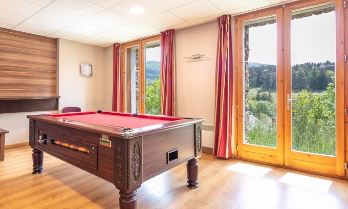 Gresse-en-Vercors Ski Chalet | Chalet in Gresse-en-Vercors near Ski Slopes