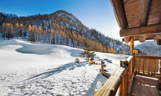 Valtournenche Ski Chalet | Chalet 'L'Ange Des Neiges' with Mountain View, Private Pool and Wi-Fi