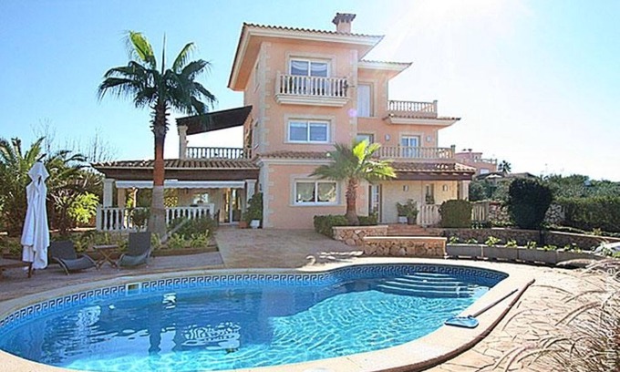 Sa Torre Villa | CHALET LIBERTAT - Fantastic villa with pool and free WiFi.