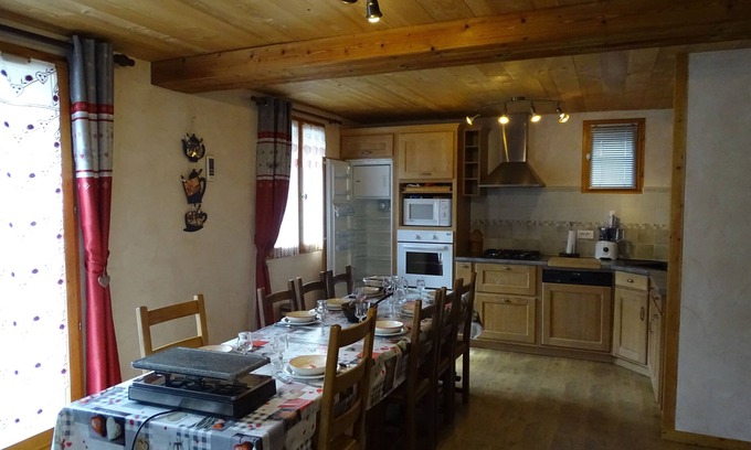 Saint-Marcel Ski Chalet | Chalet Moustache - detached house for 8 people