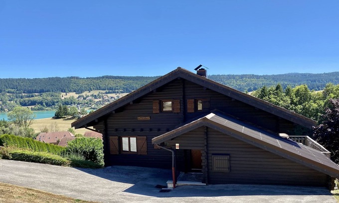 Les Grangettes Ski Chalet | Chalet panoramic view Lac Saint-Point