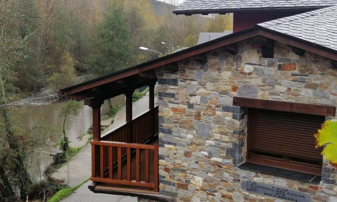 Puente de Domingo Florez Ski Chalet | Chalet 'Rio Cabrera' with Private Terrace and Wi-Fi