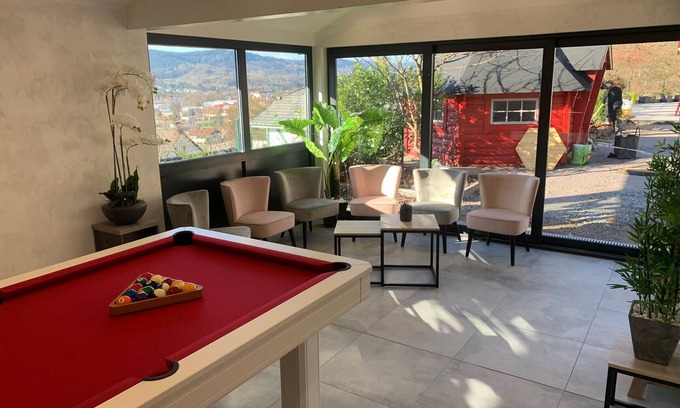 Fresse-sur-Moselle Cottage | Chalet spacieux dans les Hautes Vosges avec sauna, spa, terrain privé et accès facile aux commodités