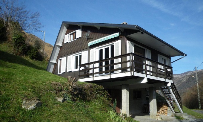 Laruns Ski Chalet | Chalet vallée d'Ossau (64) 5mn walk from Laruns village center - 8 people