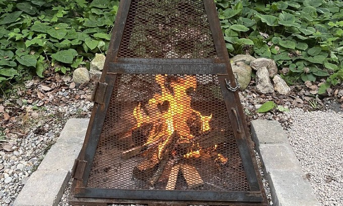 Mont Ste. Marie Ski Chalet | Chalet walk to Ski Hill Sleeps 12 5 bedrooms and bunk bed