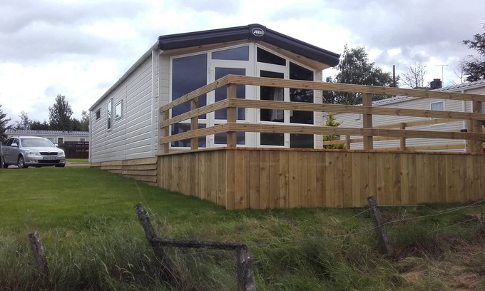 Boat of Garten House | Chalet with large decking, great views, WIFI included. ATTENTION SKIERS - IDEAL