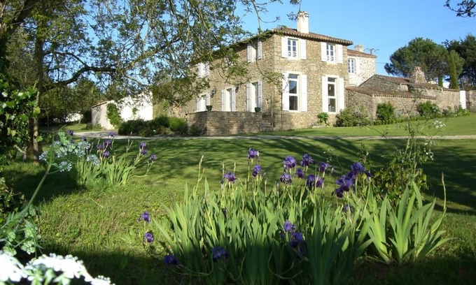 Le Tablier Cottage | Chaleureuse maison rénovée avec piscine, proche nature, jardins privatifs et Wi-Fi