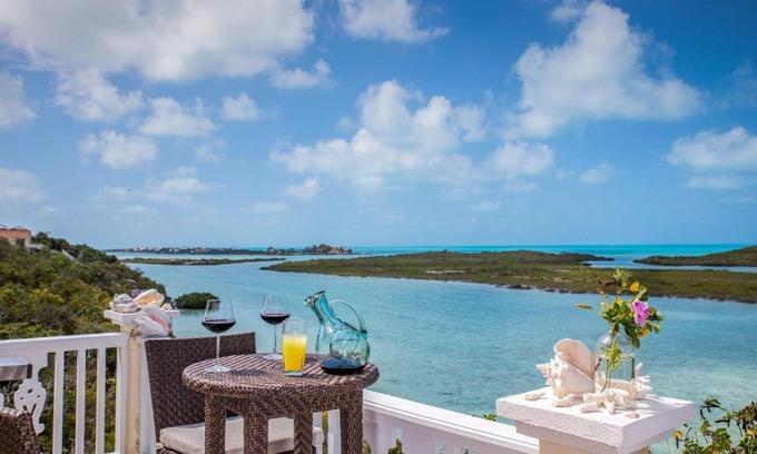 Ocean Point House | Chalk Sound Cottage with Pool Kayak