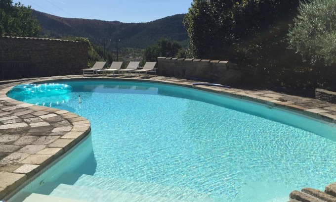 Vesseaux Bed & Breakfast | Chambre d'hôtes les Cerisiers