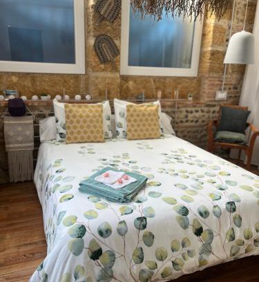 Cazeres-sur-l'Adour House | Chambre dans ancienne ecole