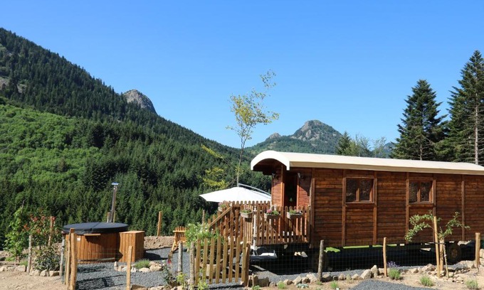 Boree Bed & Breakfast | Chambre Roulotte et bain norvégien Gite insolite et spa privatif