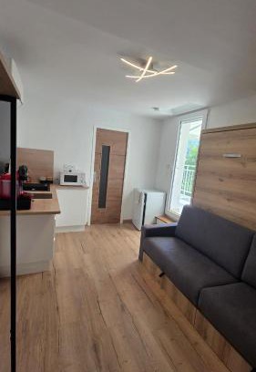 Roquefort-les-Pins Apartment | Chambre Studette