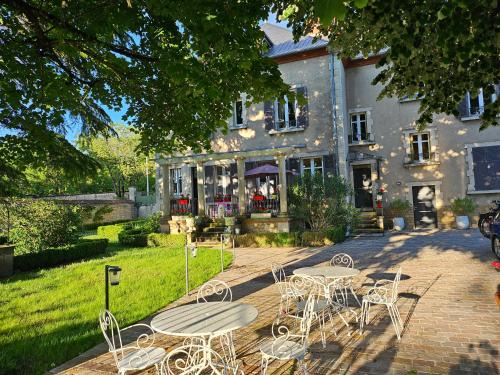 Nevers Bed & Breakfast | Chambres d'Hôtes de luxe Côté Parc-Côté Jardin avec parking privé gratuit
