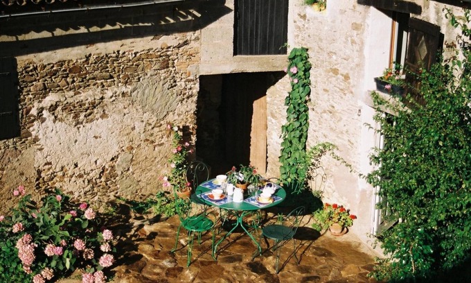 Monnieres House | Chambres d'hôtes - Topaze