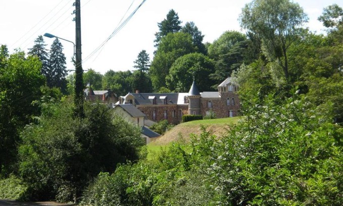 Saint-Honore-les-Bains Bed & Breakfast | Chambres d'Hôtes Castel Des Cèdres