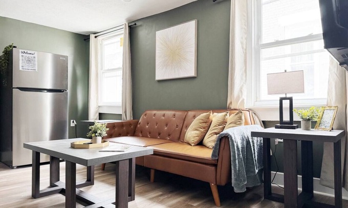 Evansville Apartment | Chandler D - KING 1BD/1BA Apt near Downtown