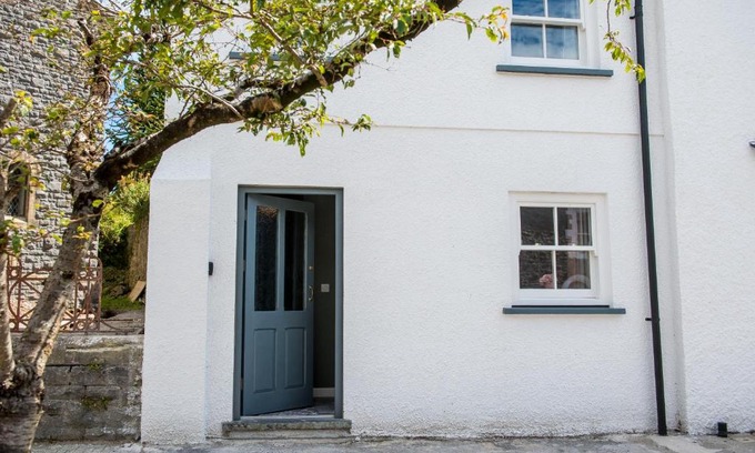 Laugharne House | Chapel View