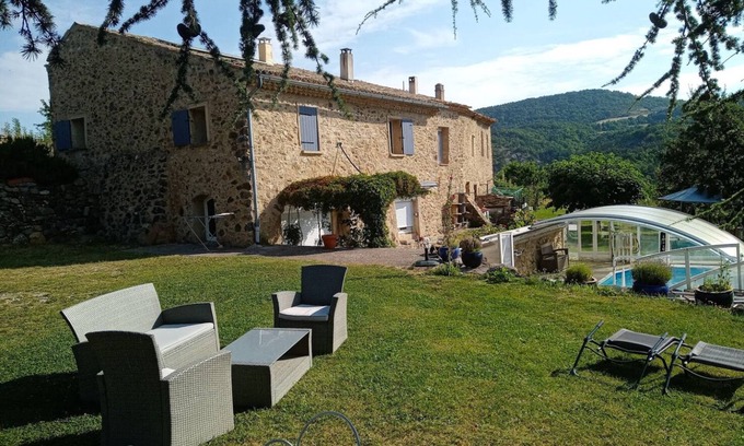 Vaumeilh House | Character cottage in Haute Provence