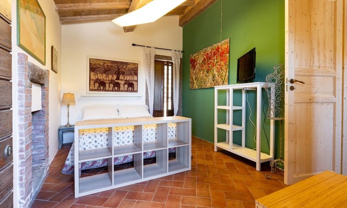 Soriano nel Cimino Bed & Breakfast | Characteristic Double Room "The Pomegranate"