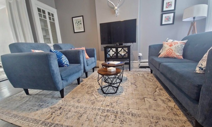 Thompson Square - Bunker Hill Condo | Charlestown Gem - Historic and Central Boston location, perfect for walking