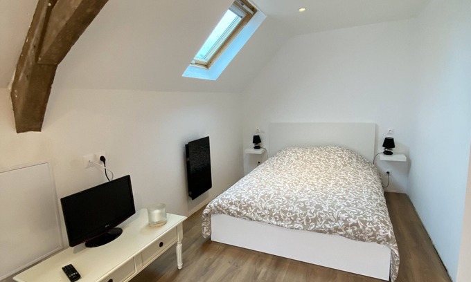 Ingrandes Apartment | Charmant Appartement à la Campagne Avec Parking et Cour Privatifs