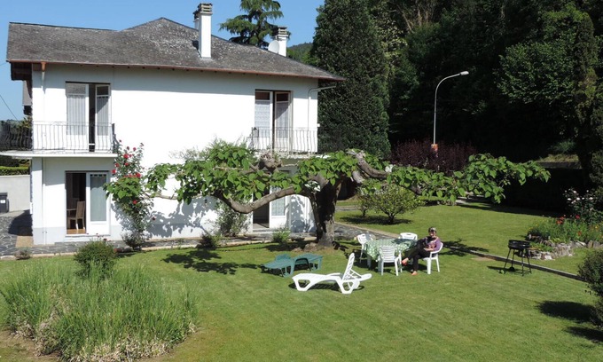 Saint-Pe-de-Bigorre Apartment | Charmant Appartement de 95m2 Dans une Maison Avec Pelouse Près de Lourdes 65