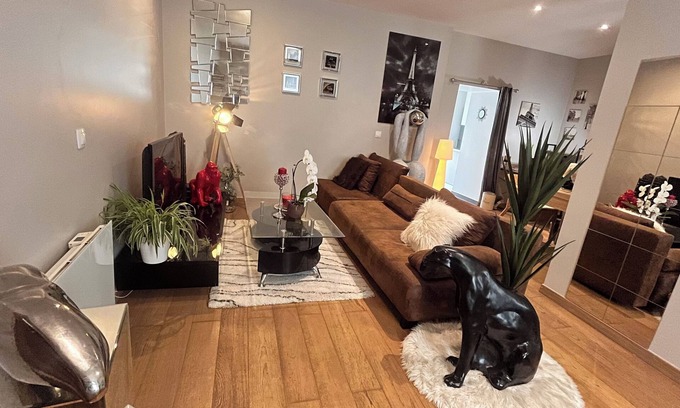 Thorigny-sur-Marne Apartment | Charmant appartement romantique avec Jacuzzi proche de Disney