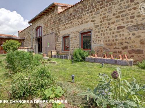 Verrieres-en-Forez House | Charmant gîte en pierre avec terrasses spacieuses - FR-1-496-327