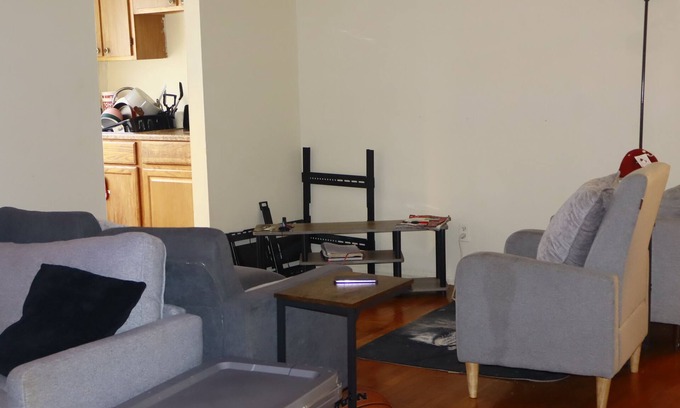 Winton Hills Apartment | Charming 1-bedroom apartment in delightful Cincinnati with AC