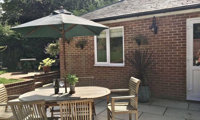 Hailsham Apartment | Charming 1-bedroom Apartment Near South Downs