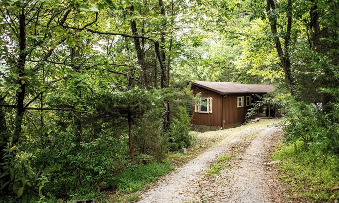Lost River Cabin | Charming 1-bedroom cabin in enchanting Lost City with Wifi and AMAZING PORCH