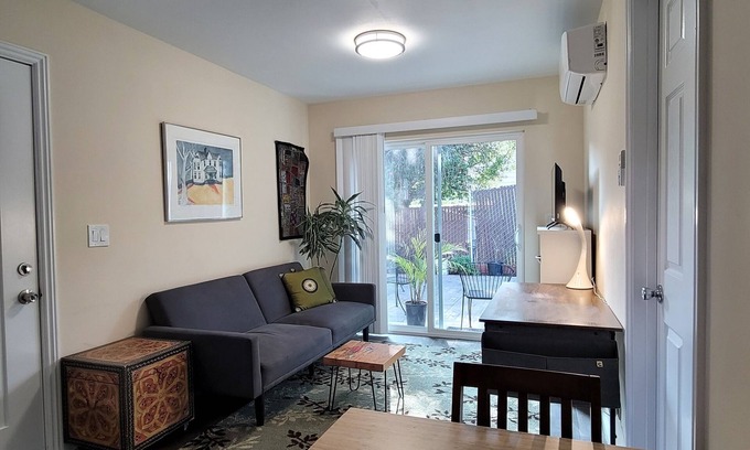 Grand Lake Cottage | Charming 1-bedroom cottage with WiFi and AC in tranquil Oakland