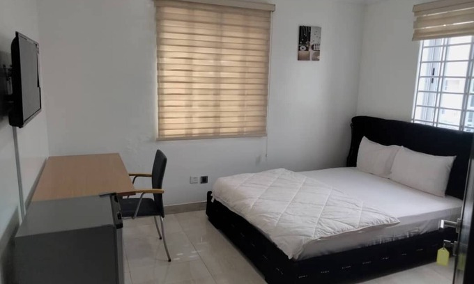 Adentan Cabin | Charming 1-bedroom lodge in superb Accra with AC