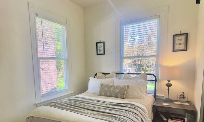 Petaluma House | Charming 1908 Farmhouse + Designer Airstream Retreat in Sonoma Wine Country