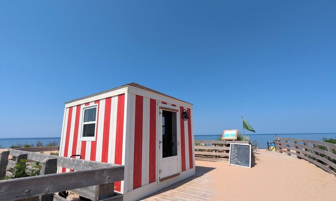 Saint Peters Bay Cottage | Charming 2-bedroom cottage with AC and WiFi in delightful Saint Peters Bay