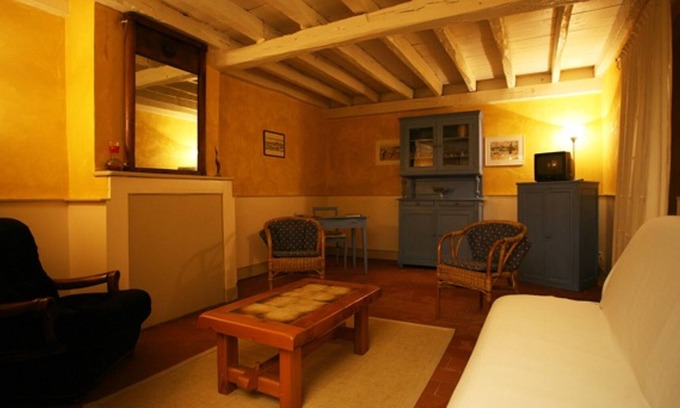 Le Veurdre Cottage | Charming 2-Bed Cottage with Castle Views, Garden, BBQ, Close to Nevers & Magny-Cours